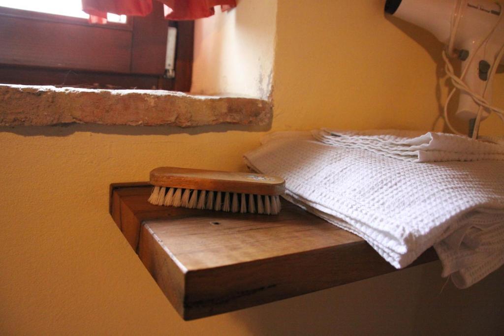 Girfalco Country House Bed & Breakfast Urbino Oda fotoğraf